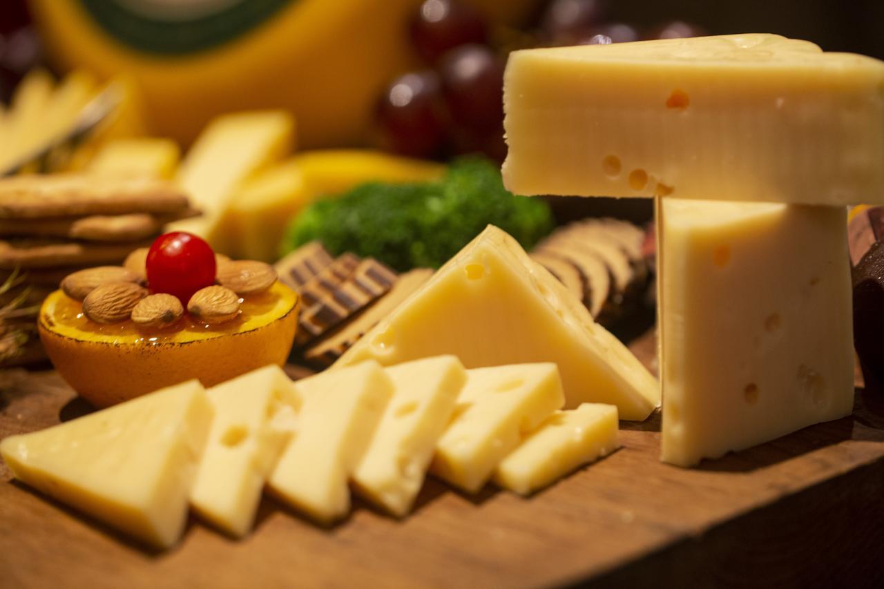 מלון מומביי President - Ihcl Seleqtions מראה חיצוני תמונה Edam cheese